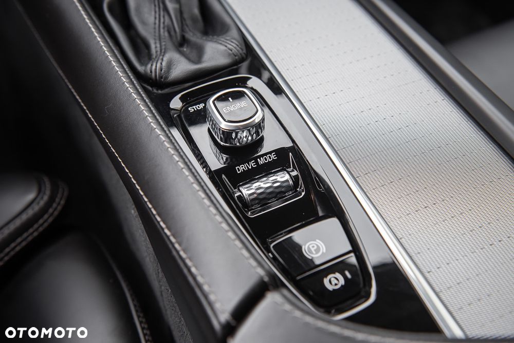 Volvo V90 D5 AWD Geartronic Inscription - 28