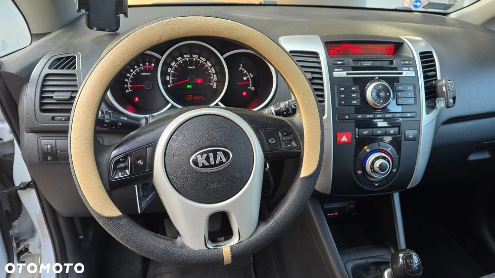 Kia Venga - 9