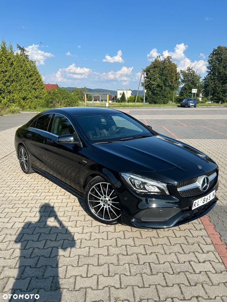 Mercedes-Benz CLA 180 7G-DCT AMG Line - 1