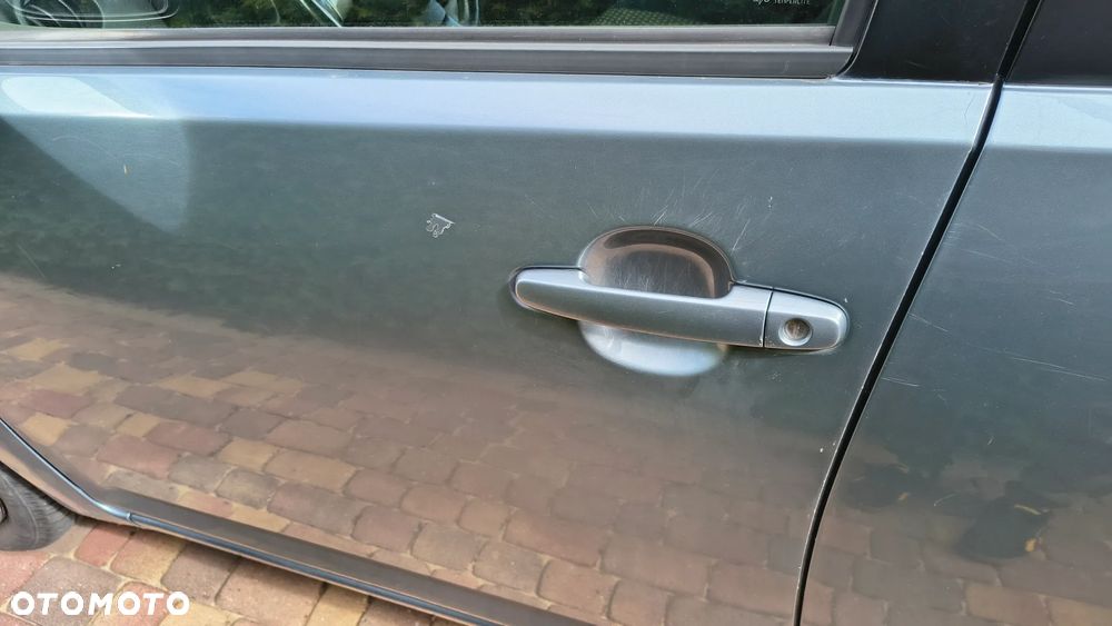 Daihatsu Sirion - 16