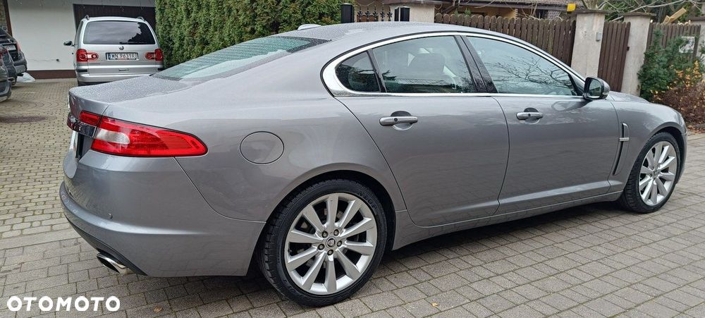 Jaguar XF 3.0 V6 D Luxury - 9