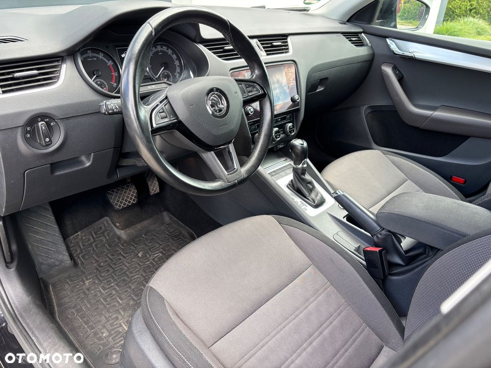 Skoda Octavia 2.0 TSI Ambition DSG - 19
