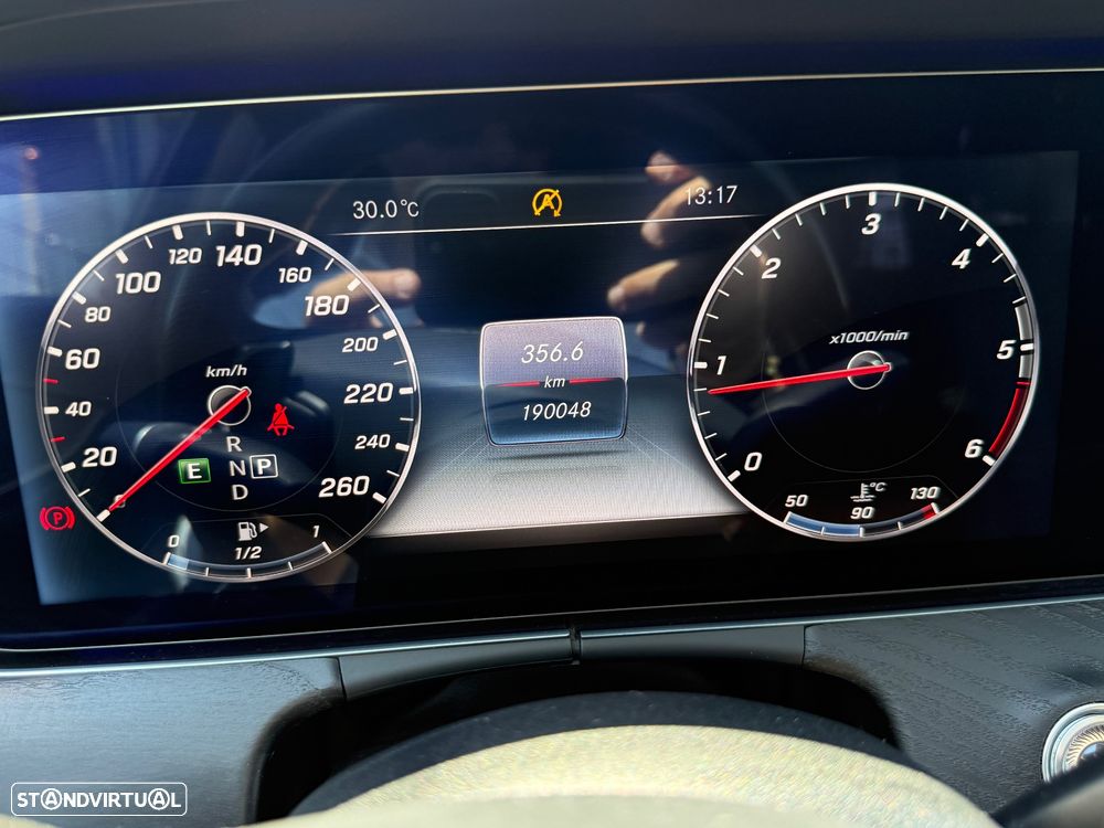 Mercedes-Benz E 220 d Avantgarde - 12