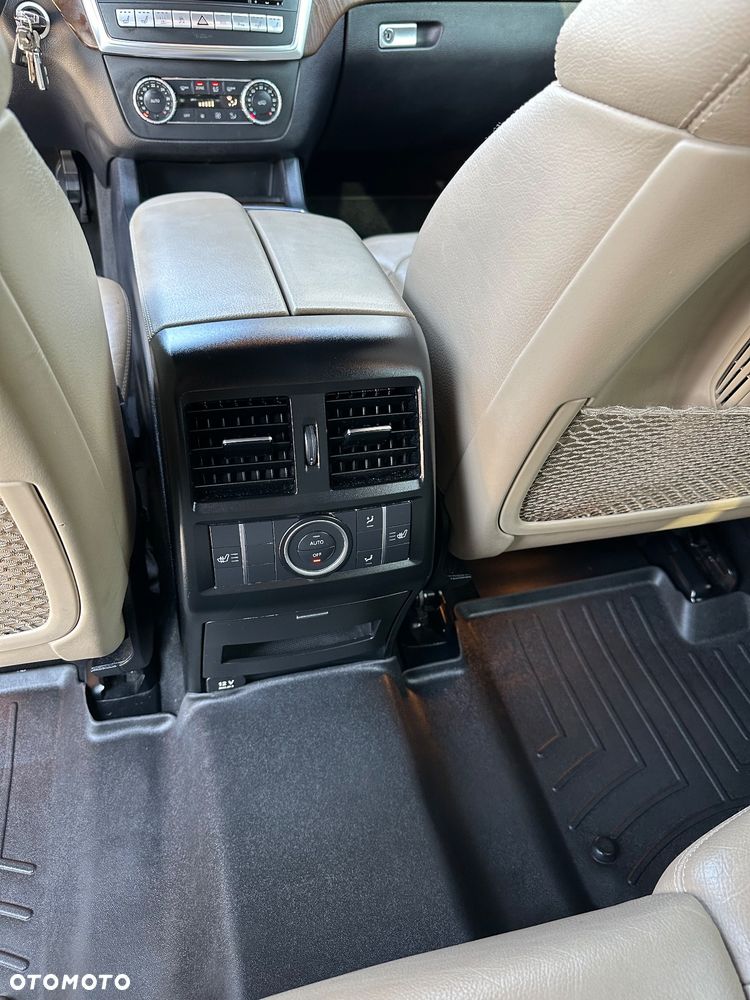 Mercedes-Benz GL 350 BlueTec 4-Matic - 29