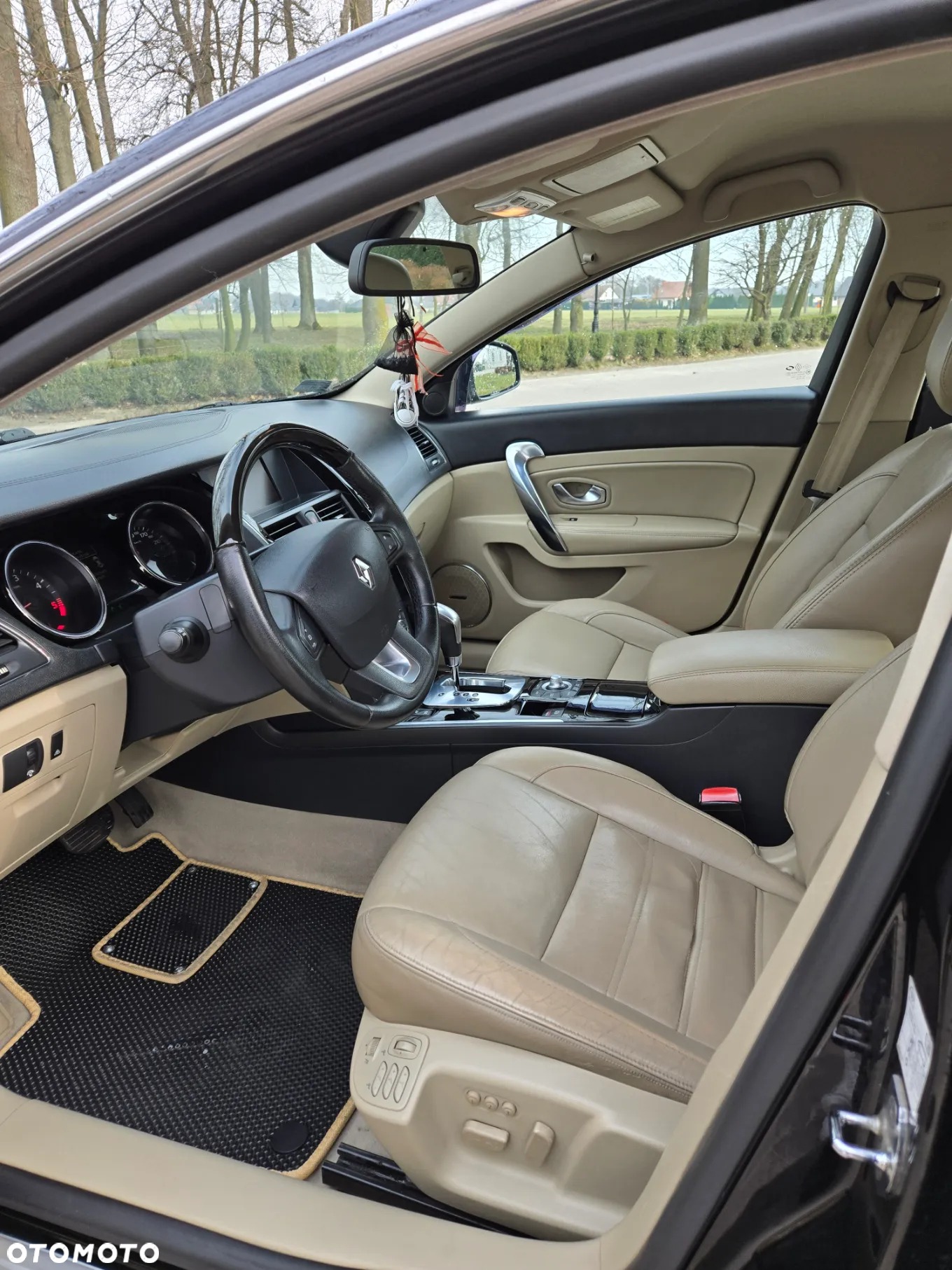 Renault Latitude 3.0 V6 dCi Initiale - 9