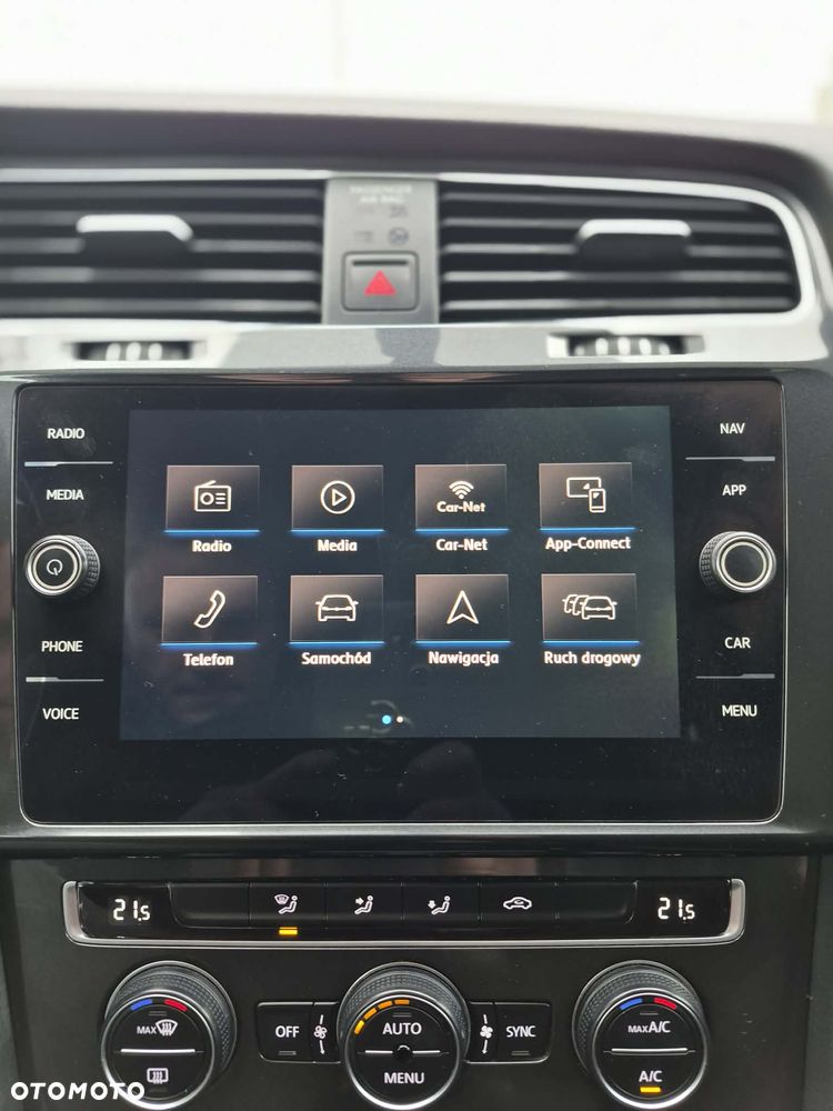 Volkswagen Golf - 23