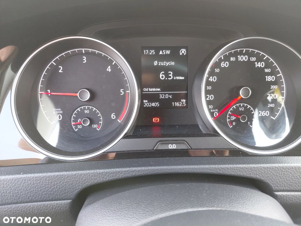 Volkswagen Golf 1.6 TDI DPF Highline - 13