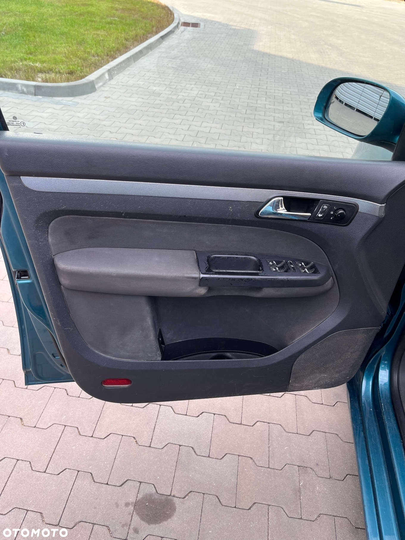Volkswagen Touran 2.0 TDI Highline - 18