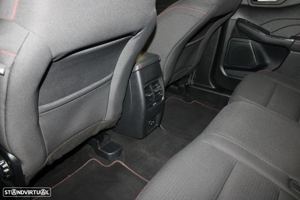 Ford Kuga 1.5 EcoBoost ST-Line - 34