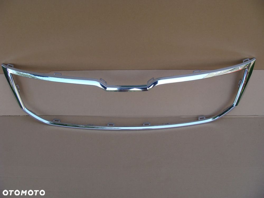 CHROM RAMKA ATRAPY GRILL SKODA KAROQ 57A853761 - 1