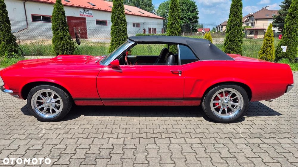 Ford Mustang - 17