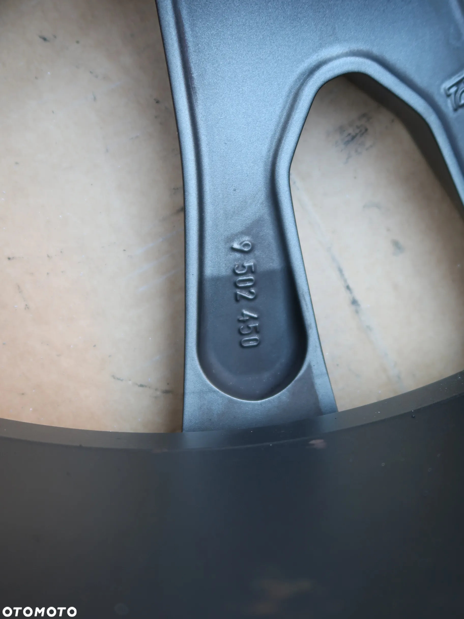 64 Felga Aluminiowa BMW 8074221 22'' - 8