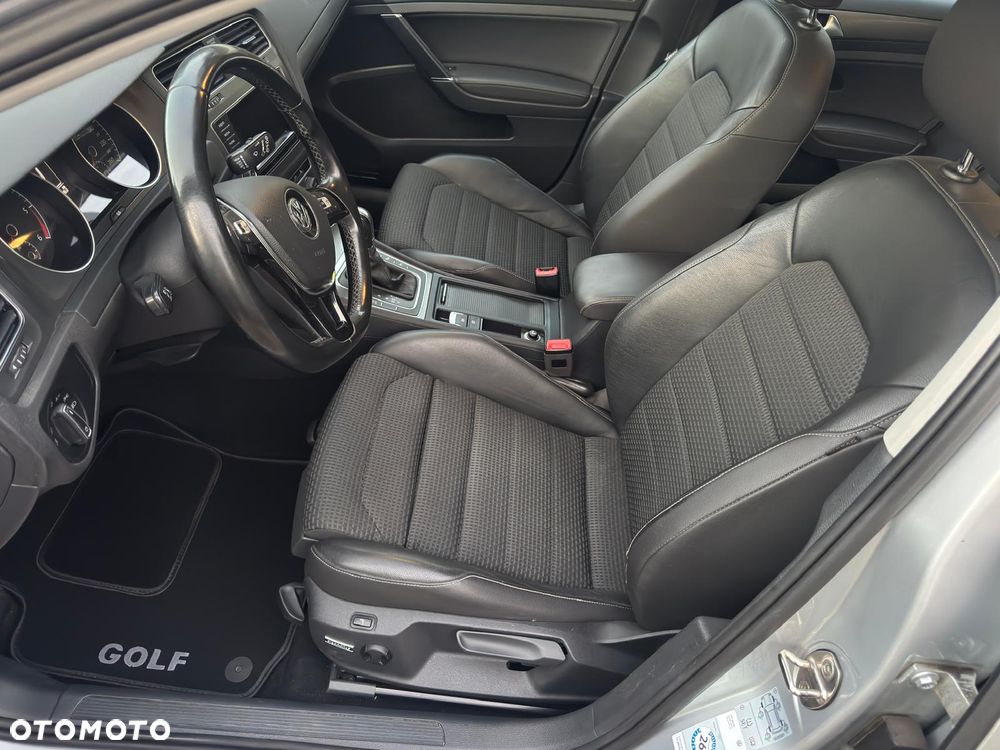 Volkswagen Golf - 11