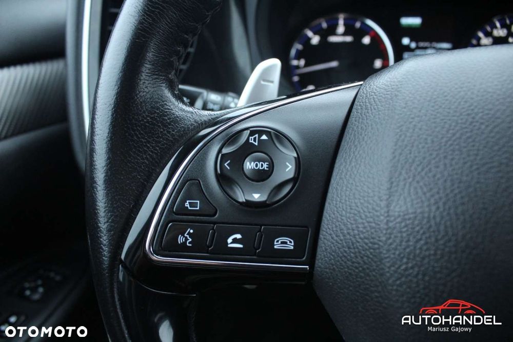 Mitsubishi Outlander - 9