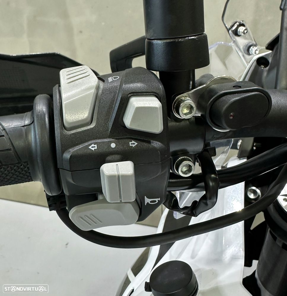 Benelli TRK 502 X - 16