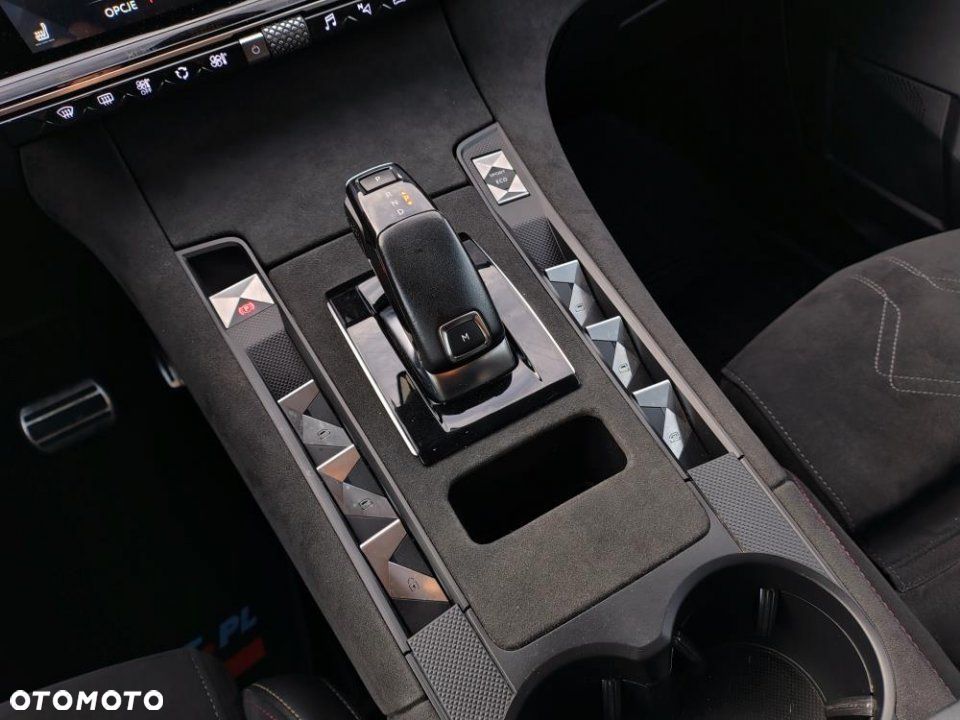 DS Automobiles DS 7 Crossback - 25