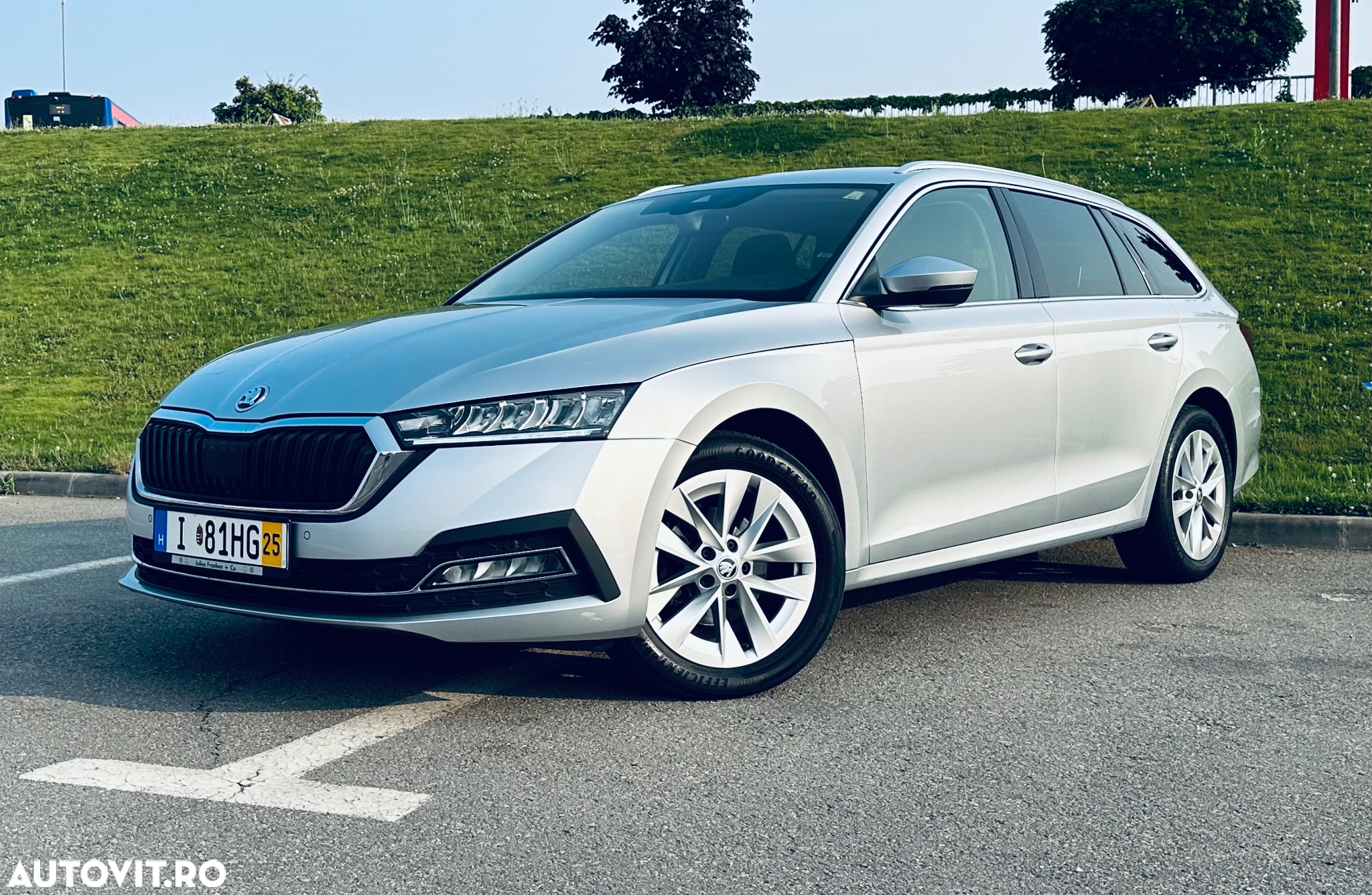 Skoda Octavia Combi 2.0 TDI DSG Style - 2