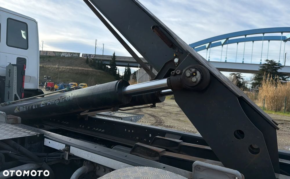 Iveco Stralis 360 6x2 / 50 tys. km / Hakowiec Marell AL20 S55 / oś skrętna - 9