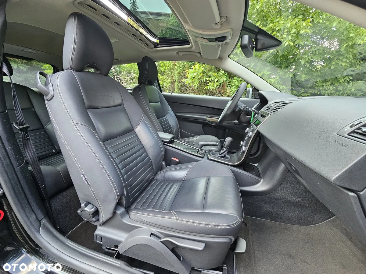 Volvo C30 D2 R-Design - 12
