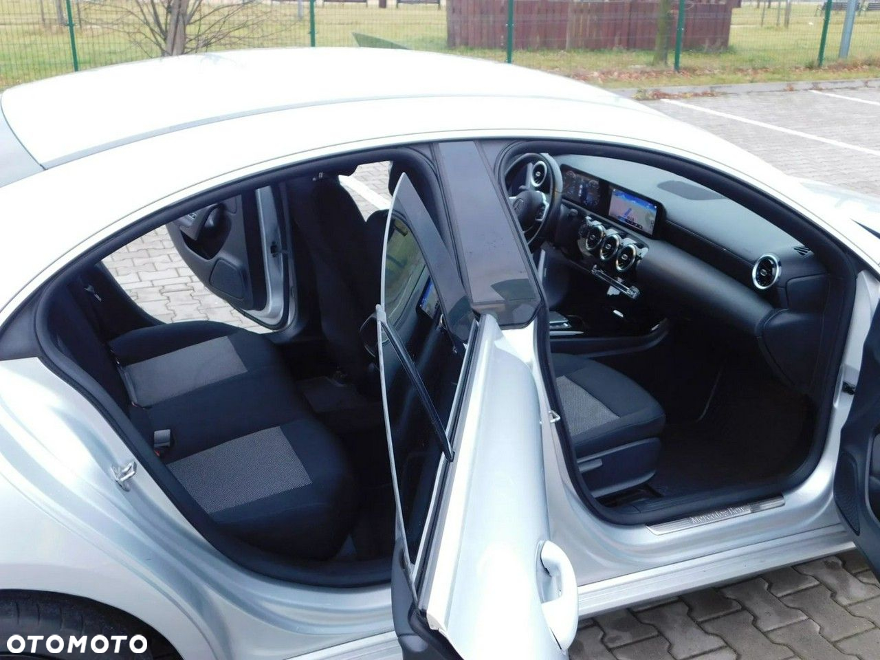Mercedes-Benz CLA 200 d 8G-DCT - 16