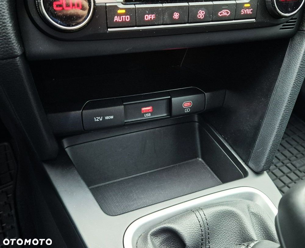 Kia XCeed 1.5 T-GDI M - 34