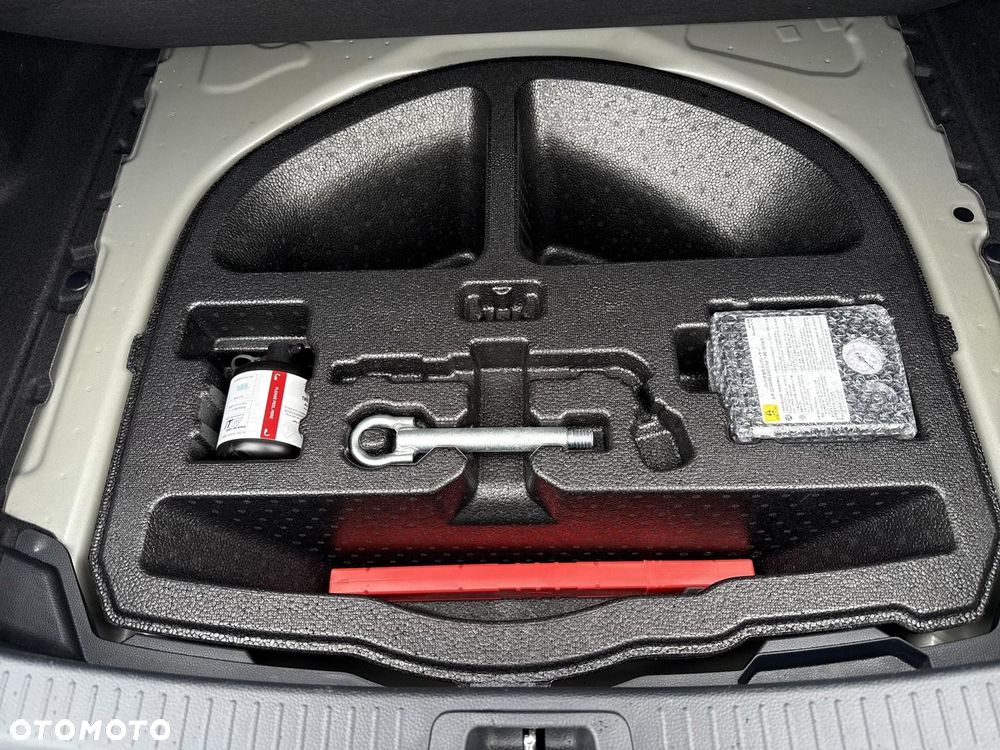 Toyota Corolla 1.8 Hybrid GR Sport Dynamic - 26