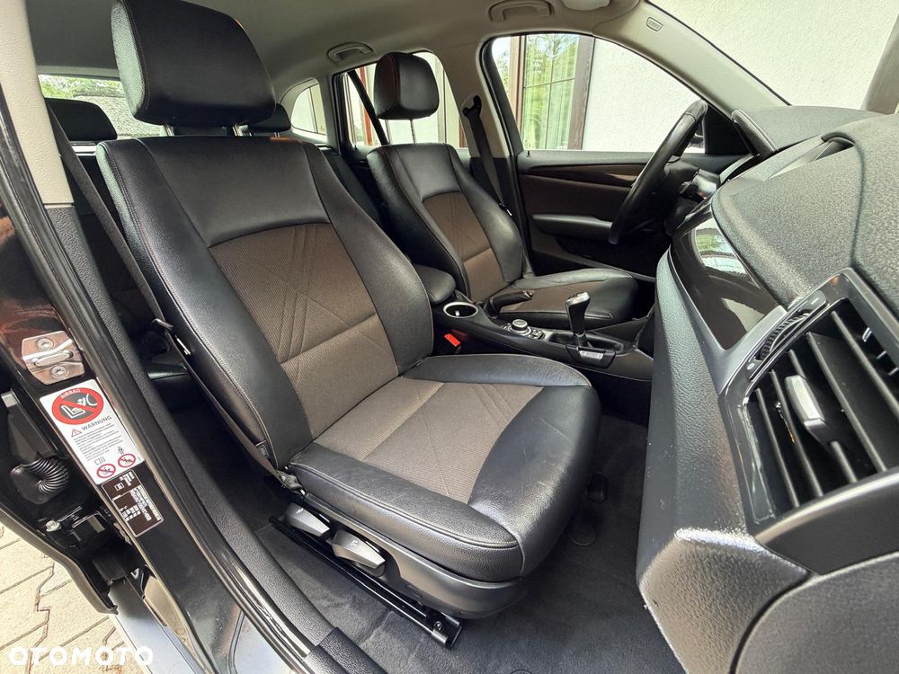 BMW X1 sDrive18d xLine - 37