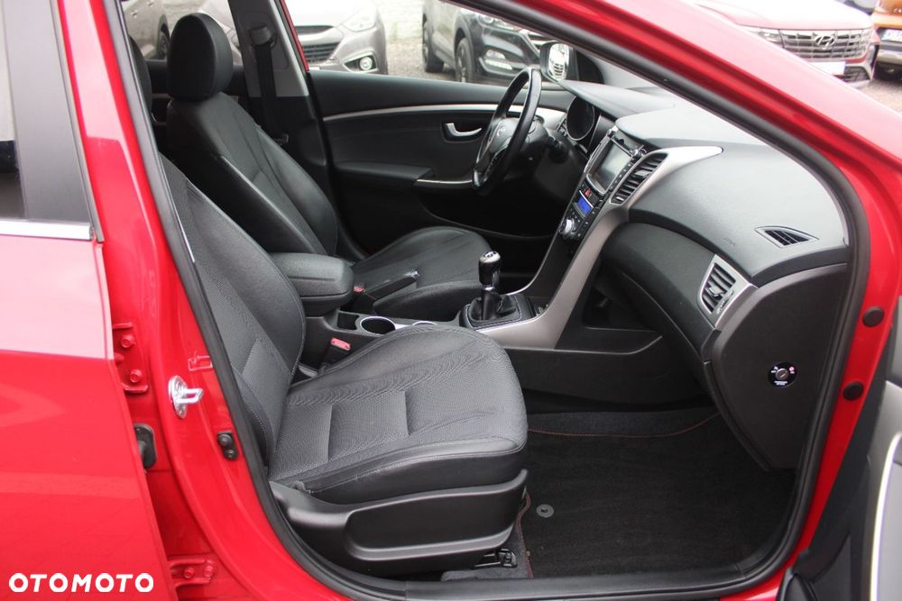 Hyundai i30 - 23