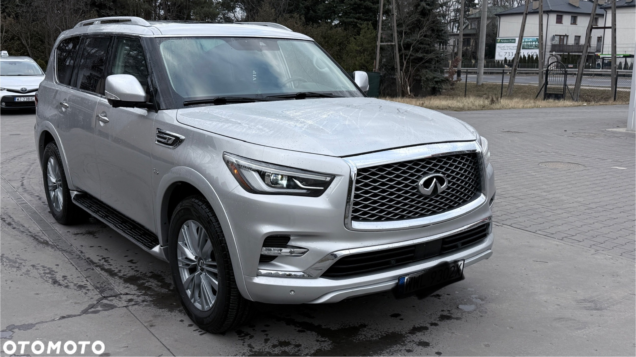 Infiniti QX80 - 2