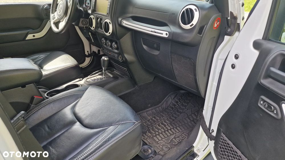 Jeep Wrangler 2.8 CRD Unlim Sahara - 11