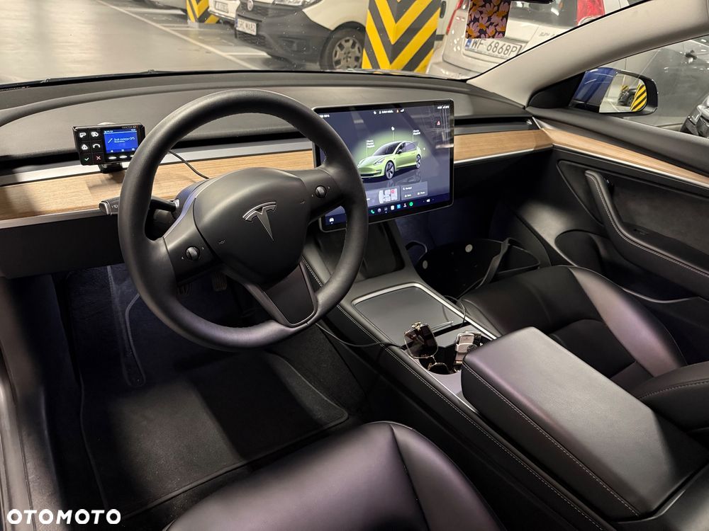 Tesla Model 3 - 5