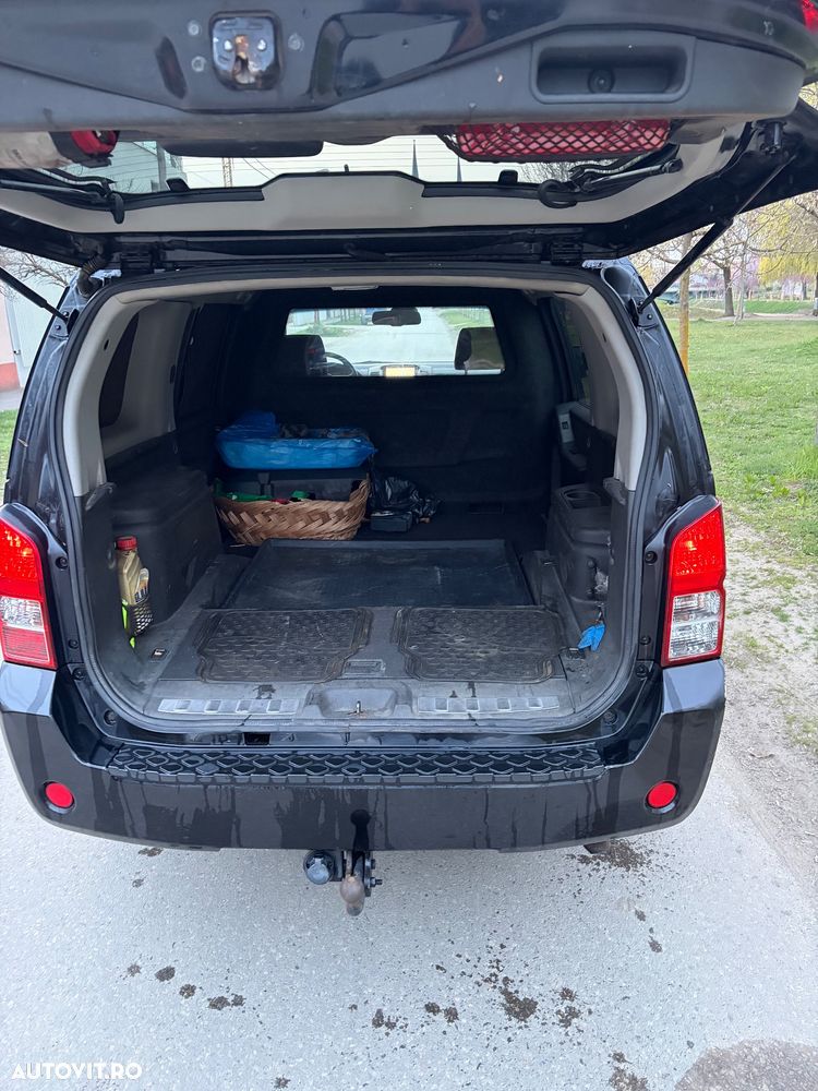 Nissan Pathfinder - 6