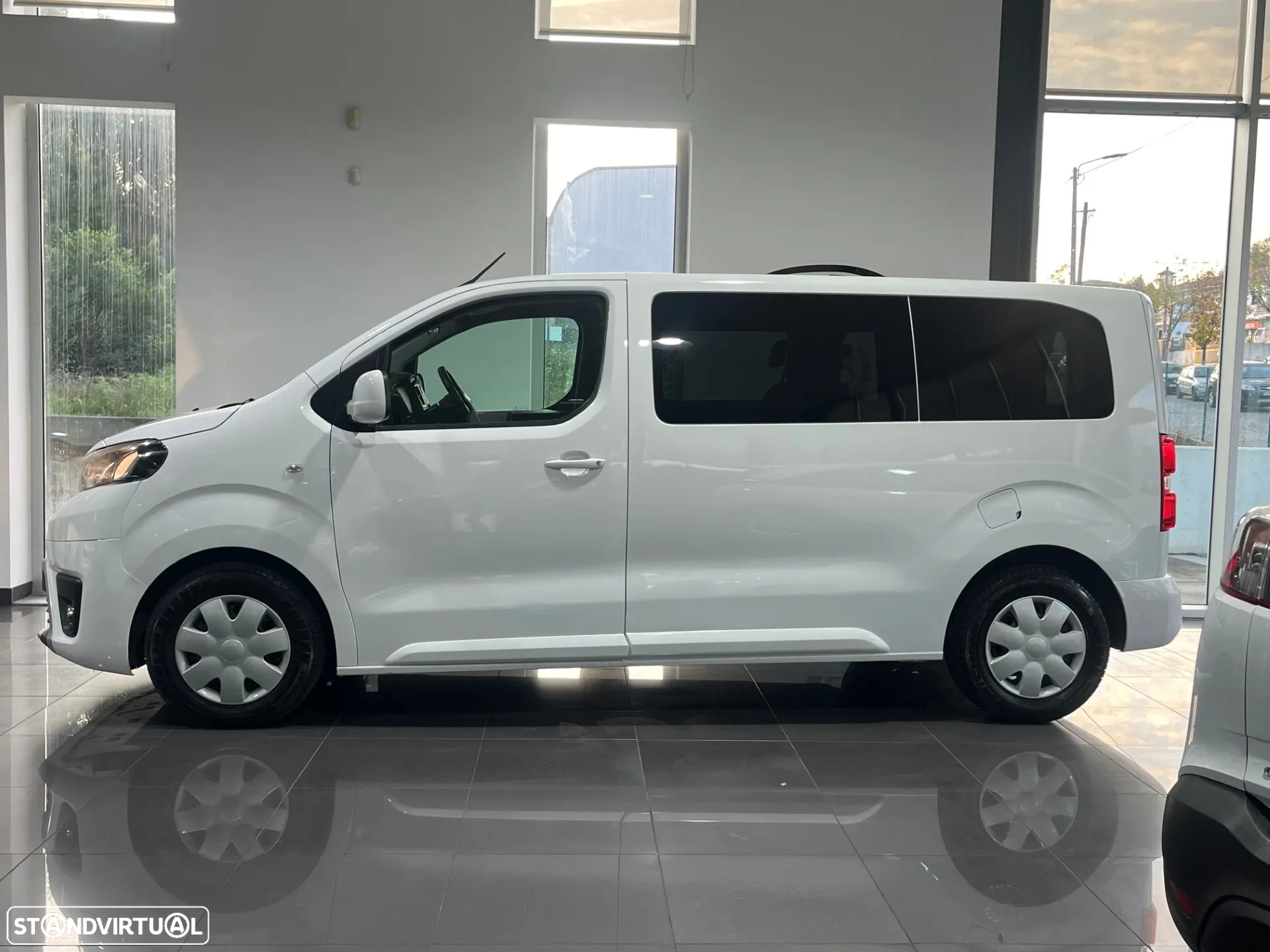 Toyota Proace Verso 1.5 D-4D L1 1.0T Exclusive 9L PDL - 3