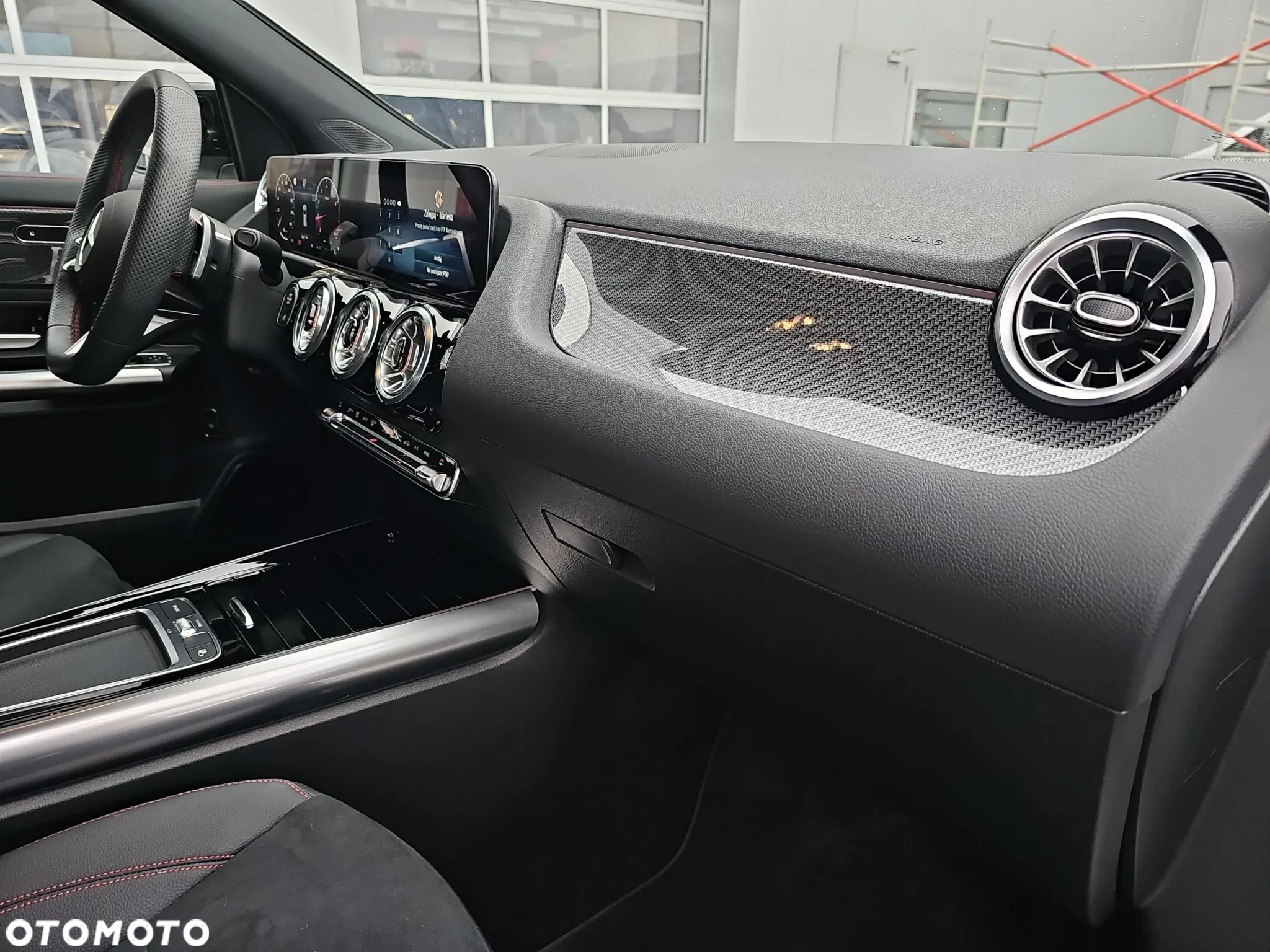 Mercedes-Benz GLA 200 AMG Line - 14