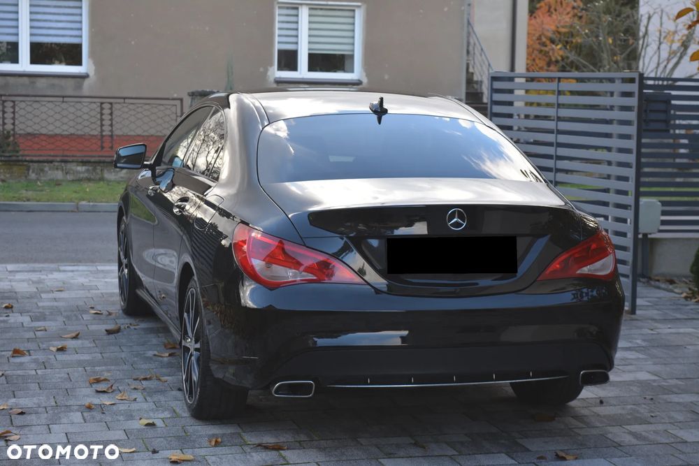 Mercedes-Benz CLA 180 7G-DCT StreetStyle - 31
