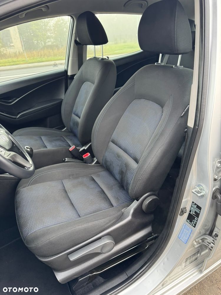Hyundai ix20 1.4 CRDi Comfort blue - 12
