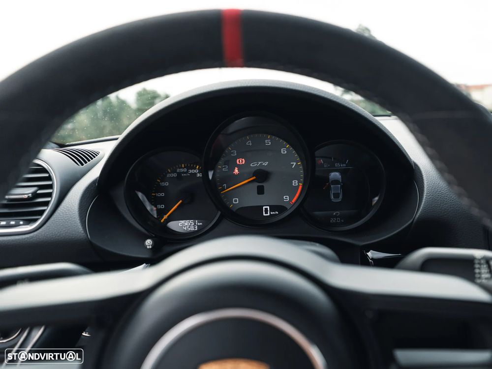 Porsche 718 Cayman GT4 - 22