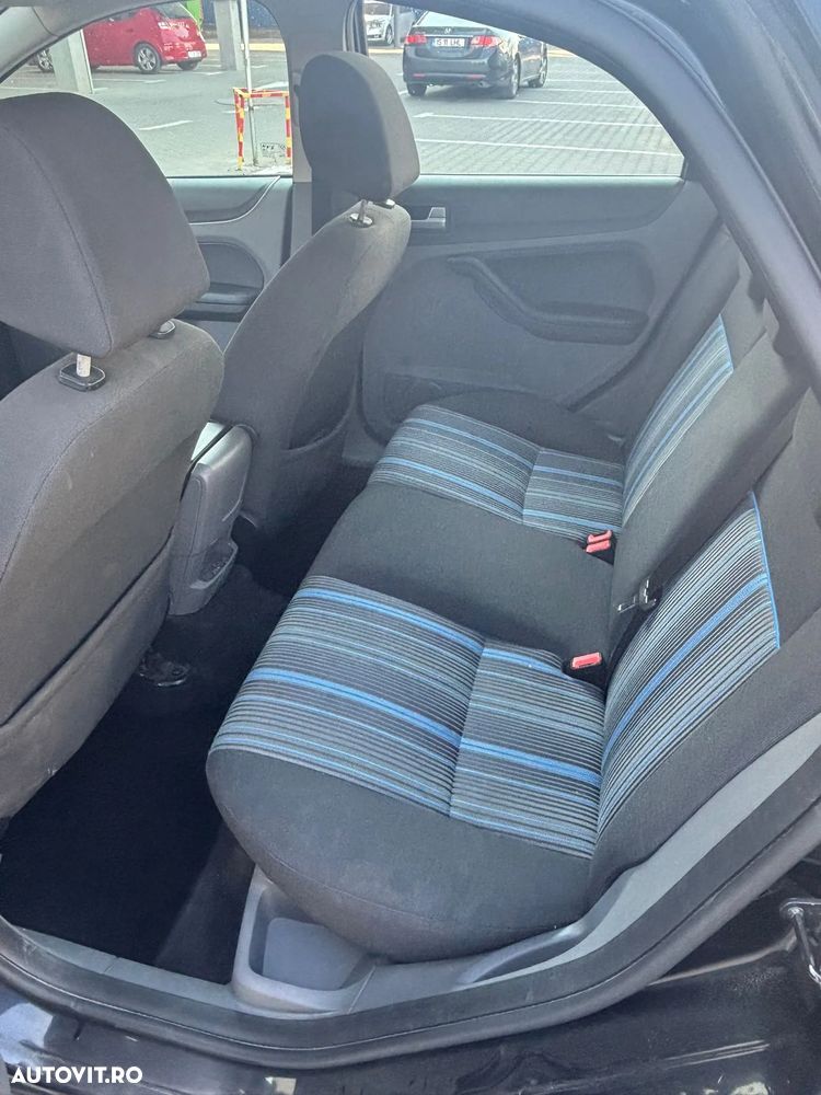 Ford Focus 1.6 TDCI Ambiente - 11