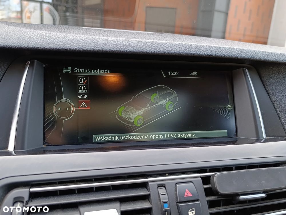 BMW Seria 5 520d Luxury Line - 27