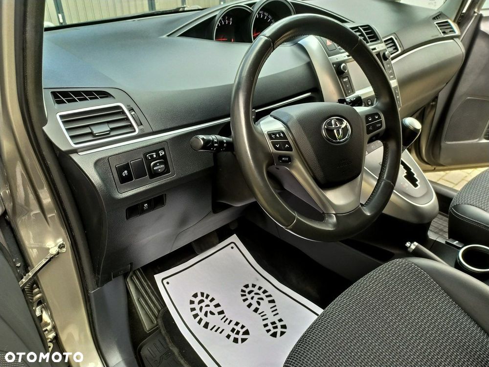 Toyota Verso 1.8 Prestige 7os MS - 15
