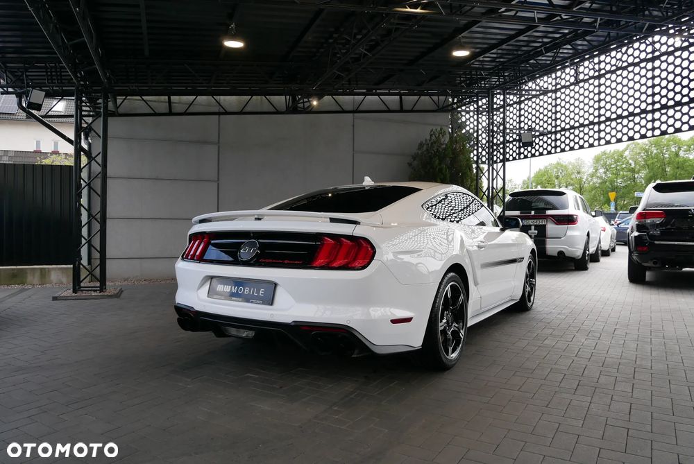Ford Mustang - 3