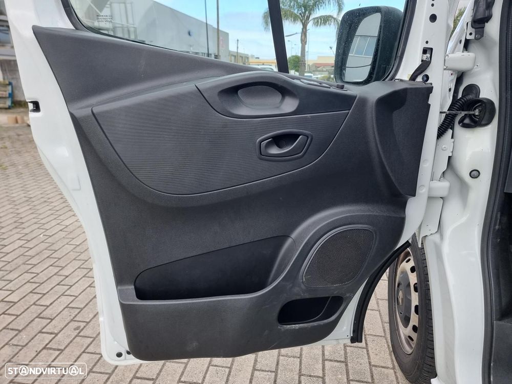 Renault Trafic 2.0 dCi L1H1 - IVA Dedutível - 12