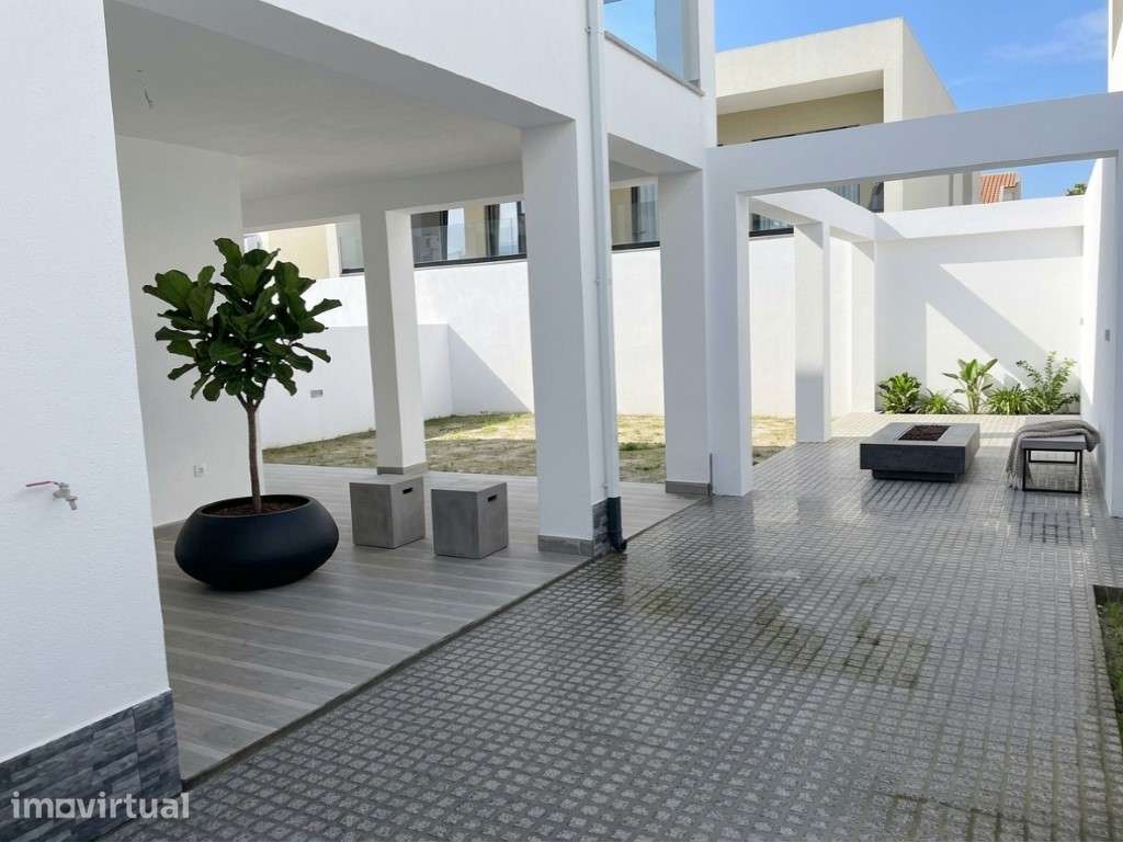 Moradia T3 em Fernão Ferro | Parque das Lagoas - Grande imagem: 2/29