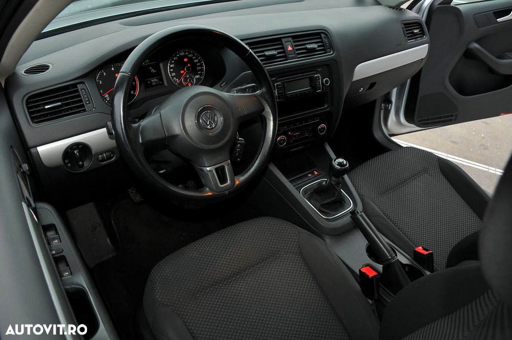 Volkswagen Jetta 1.2 TSI Trendline - 8