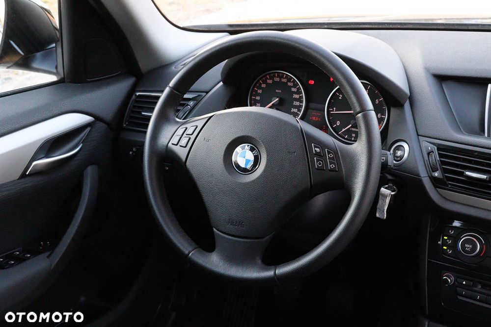 BMW X1 sDrive20i xLine - 31