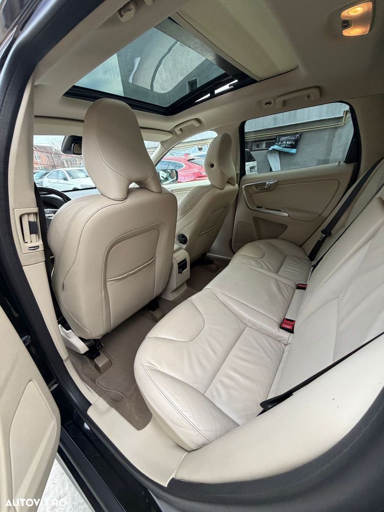 Volvo XC 60 - 8