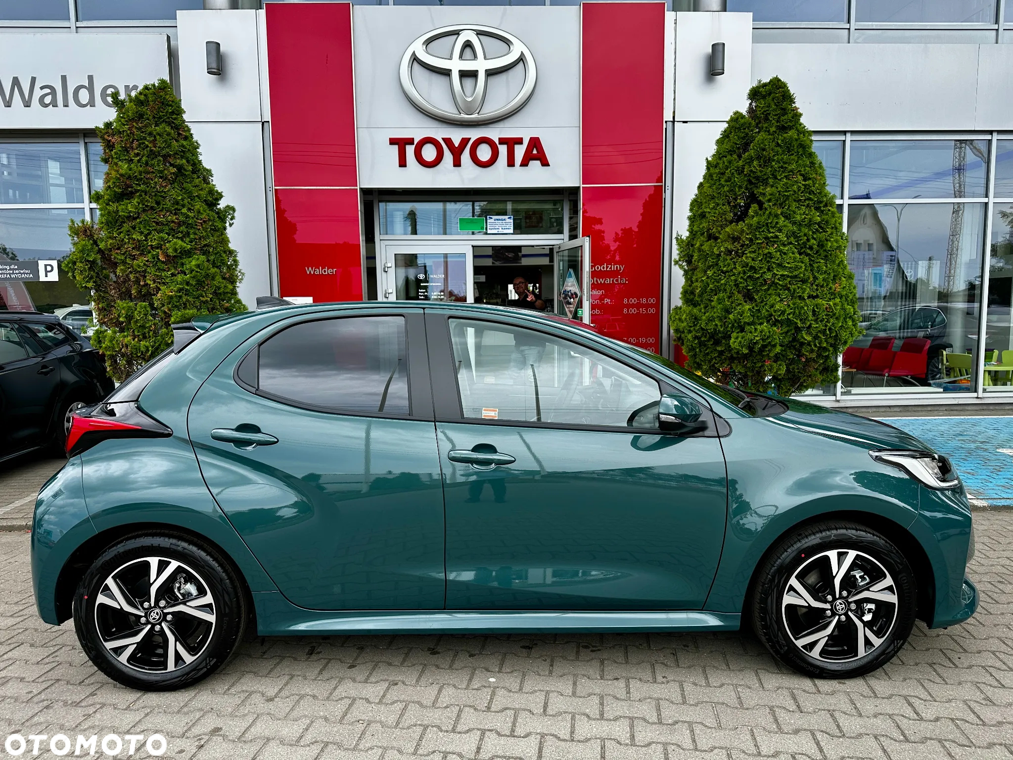 Toyota Yaris Hybrid 1.5 Style - 4