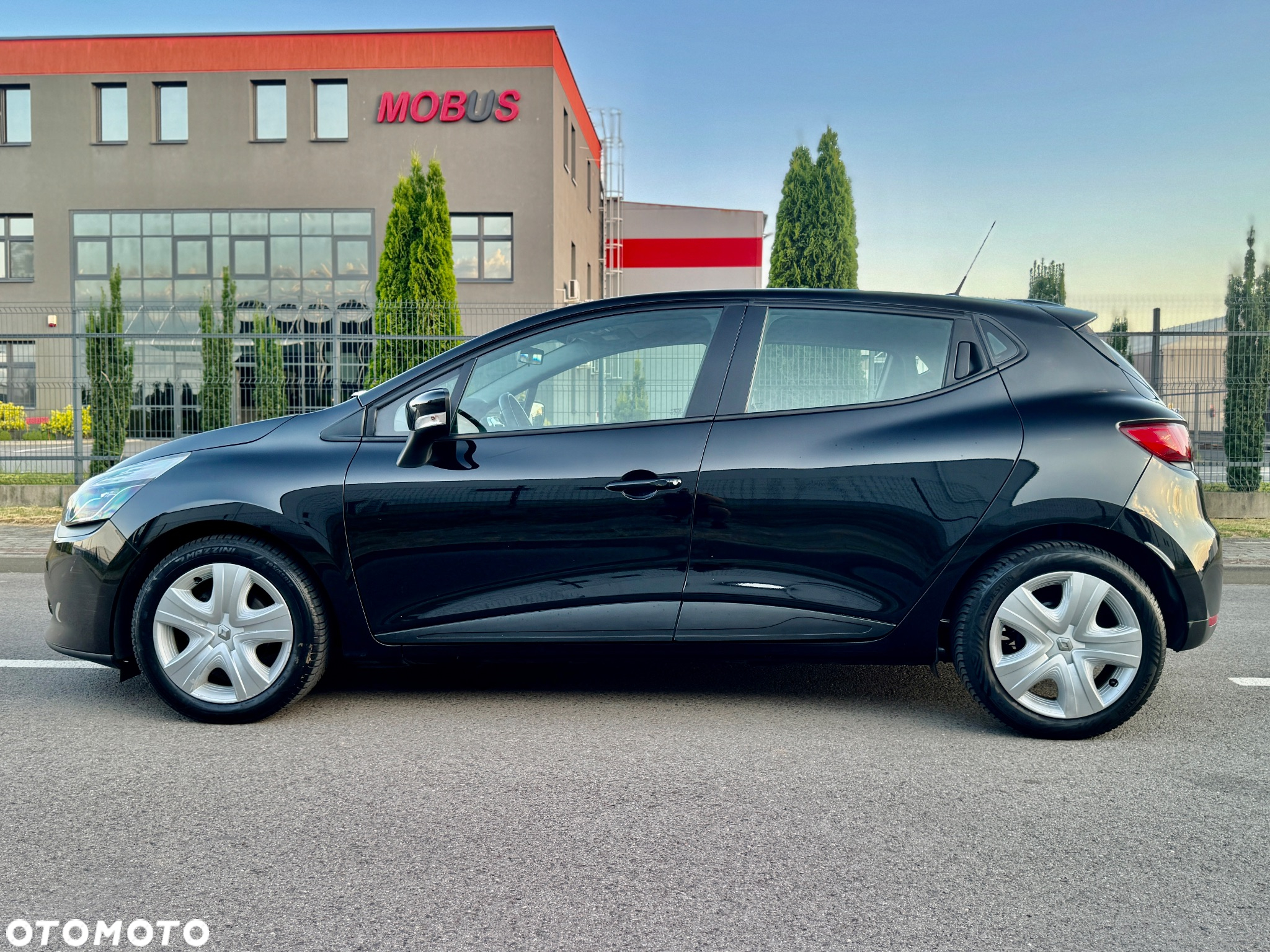 Renault Clio 1.2 16V 75 Life - 19