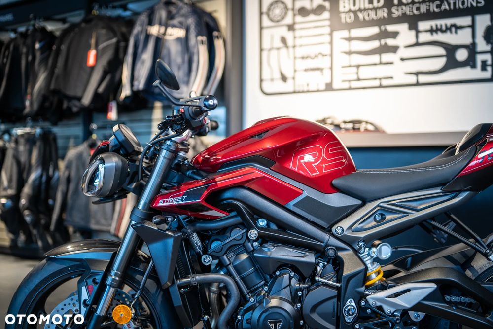 Triumph Street Triple - 4