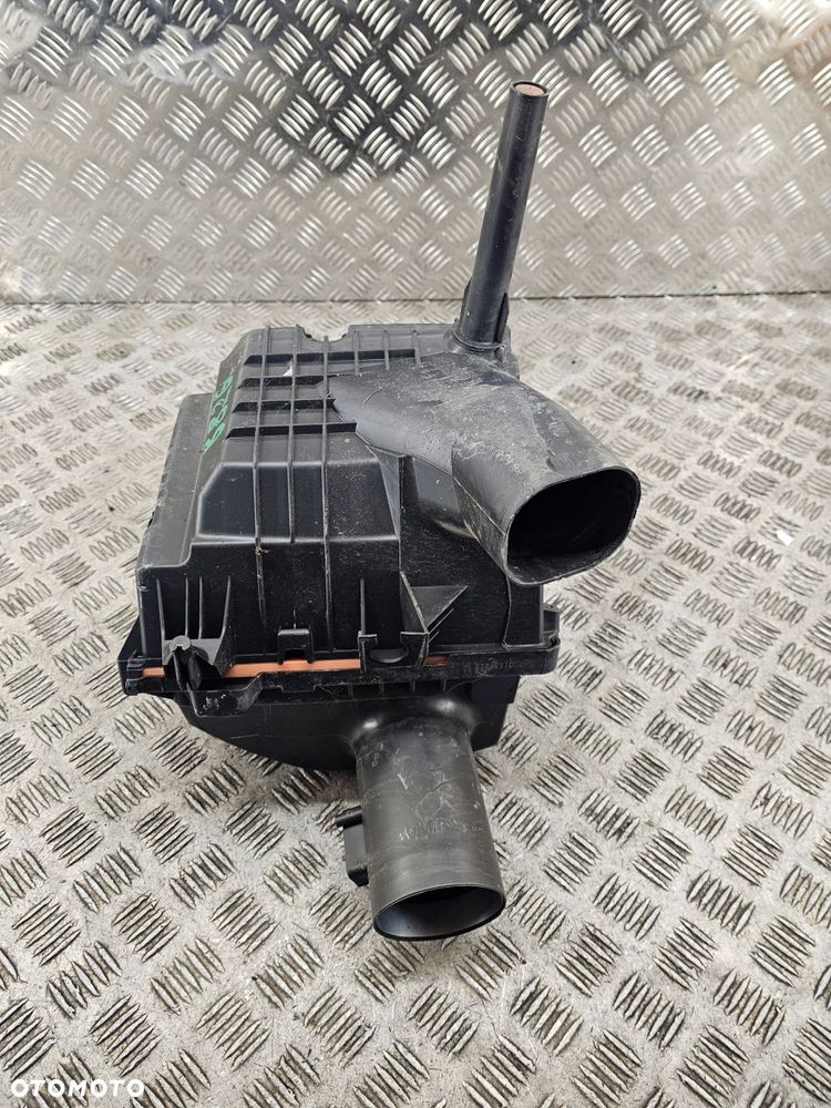 obudowa filtra powietrza trafic iii 1.6 165009078r - 1